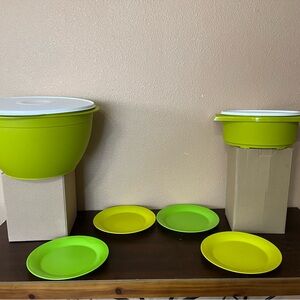 Tupperware Lime Green Dinnerware Set